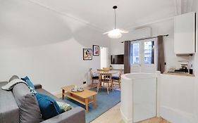 Pick A Flat's Apartment in Neuilly sur Seine - Avenue Charles de Gaulle